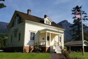 Cascade Locks Historical Museum