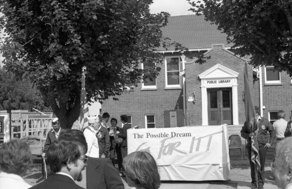 Black-and-white photo of Goldendale Community Library groundbreaking, circa 1984